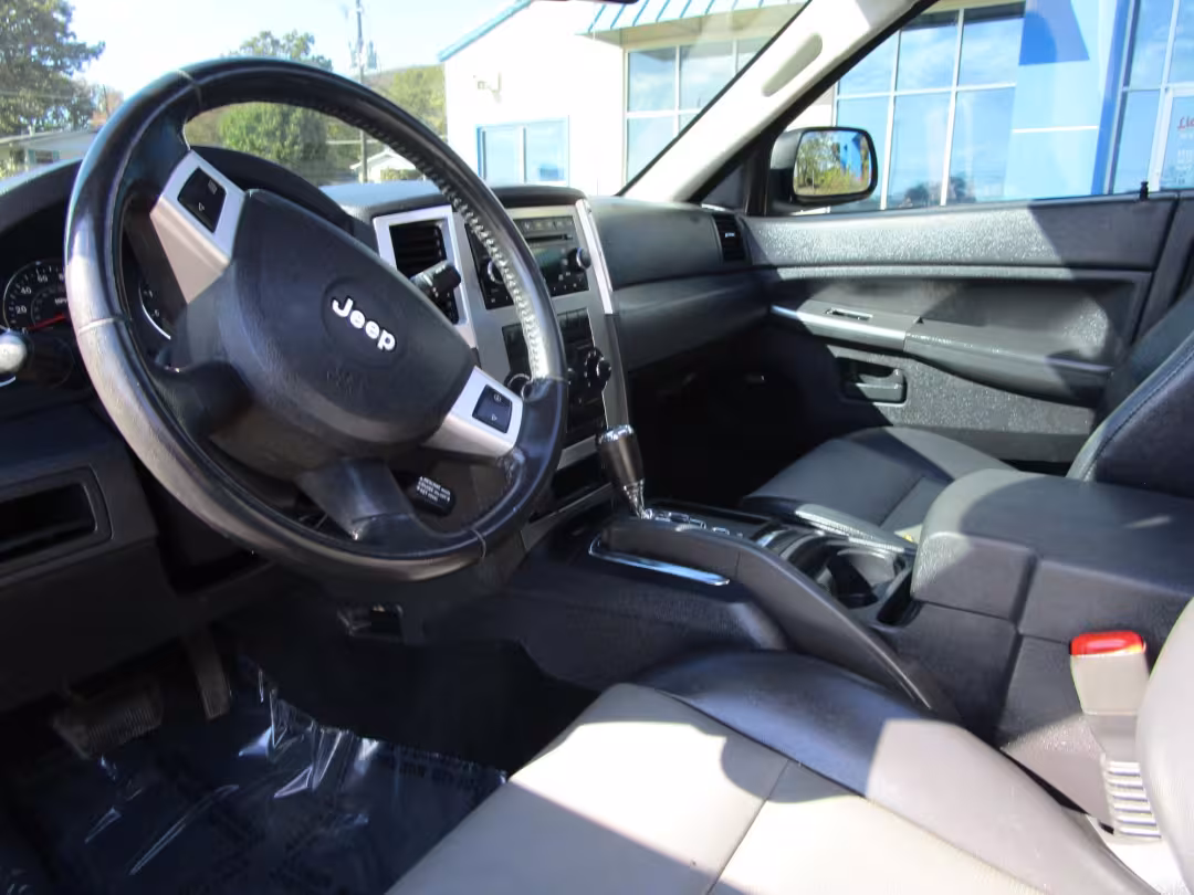 2008 Jeep Grand Cherokee - 1J8HS48N28C164339 - Image #4